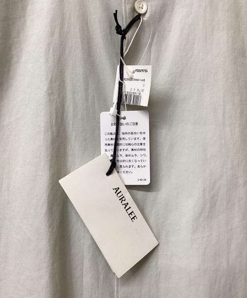 AURALEE（オーラリー）AURALEE (オーラリー) WASHED FINX TWILL SHIRTS DUSTY PALE BLUEの古着・服飾アイテム