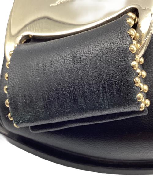 Salvatore Ferragamo（サルヴァトーレ フェラガモ）Salvatore Ferragamo (サルヴァトーレ フェラガモ) ヴァラスタッズサンダル ブラック サイズ: 8Dの古着・服飾アイテム