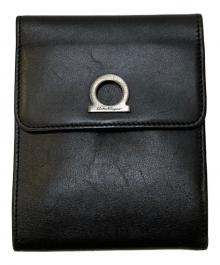 Salvatore Ferragamo（サルヴァトーレ フェラガモ）の古着「ガンチーニ レザーショルダーウォレット」｜ブラック