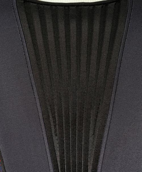 HERMES（エルメス）HERMES (エルメス) 切替Vネックニット ブラック×レッド サイズ:38の古着・服飾アイテム