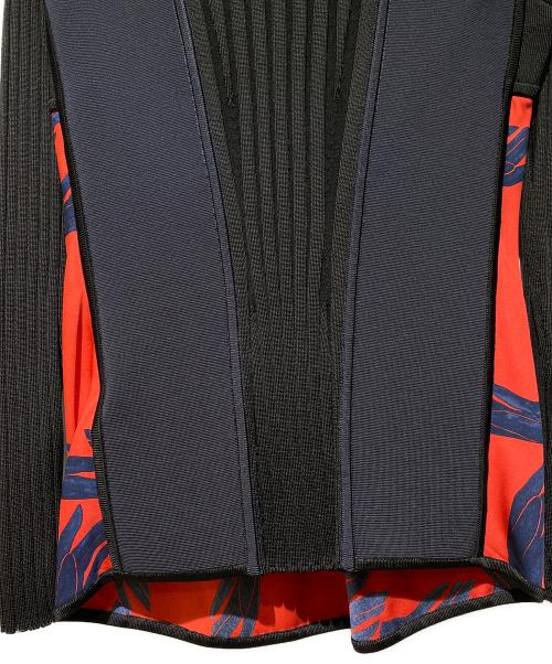 HERMES（エルメス）HERMES (エルメス) 切替Vネックニット ブラック×レッド サイズ:38の古着・服飾アイテム