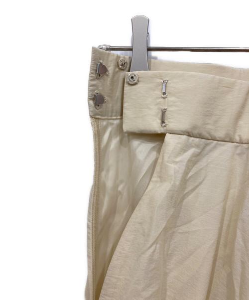 HAVEL studio（ハーヴェル スタジオ）HAVEL studio (ハーヴェル スタジオ) N/C BACK FLARE スカート ベージュ サイズ:36の古着・服飾アイテム