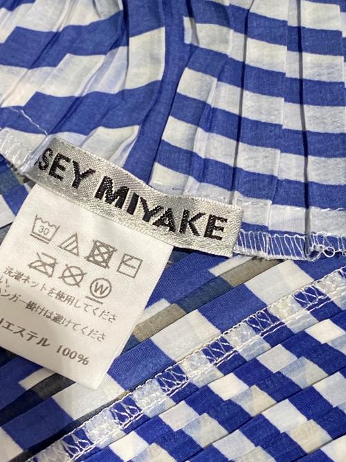 ISSEY MIYAKE（イッセイミヤケ）ISSEY MIYAKE (イッセイミヤケ) 幾何学ノースリーブプリーツブラウス マルチカラー サイズ:2の古着・服飾アイテム
