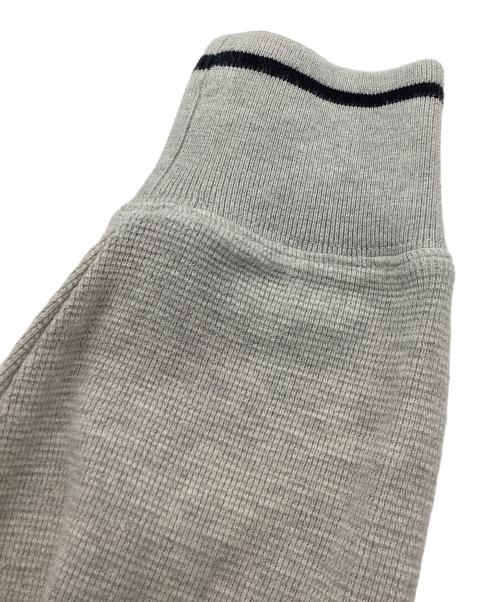 PALACE（パレス）PALACE (パレス) Das Palace Waffle Crew グレー サイズ:Mの古着・服飾アイテム