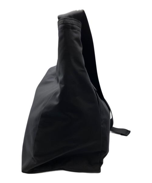 MONOLITH（モノリス）MONOLITH (モノリス) SHOULDER STANDARD HEXA M ブラックの古着・服飾アイテム