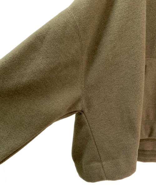 COGTHEBIGSMOKE（コグザビッグスモーク）COGTHEBIGSMOKE (コグザビッグスモーク) KNOLL CROPPED HOODY オリーブ サイズ:1の古着・服飾アイテム