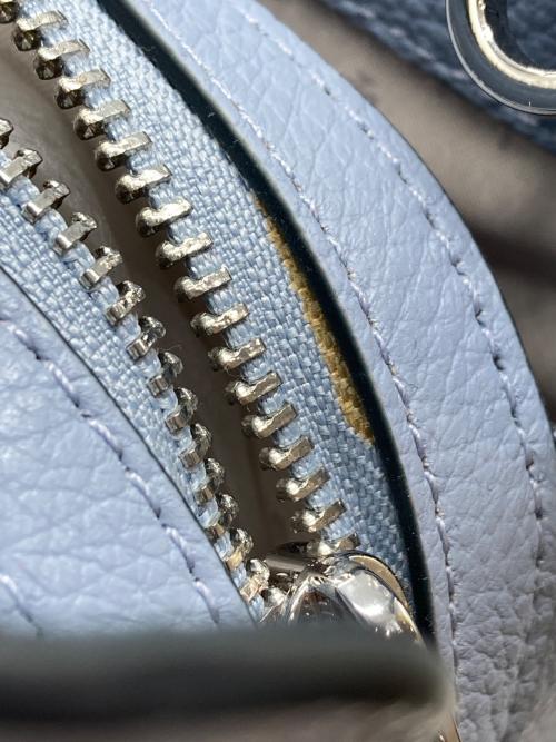 Kate Spade（ケイトスペード）Kate Spade (ケイトスペード) レイラスネークエンボスミディアムトリプルコンパートメントサッチェル ブルーの古着・服飾アイテム