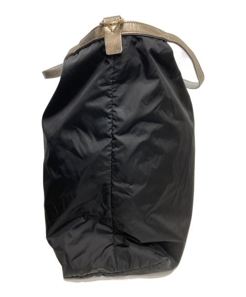 JIMMY CHOO（ジミーチュウ）JIMMY CHOO (ジミーチュウ) 収納ポーチ付き折り畳みナイロンバッグ ブラックの古着・服飾アイテム