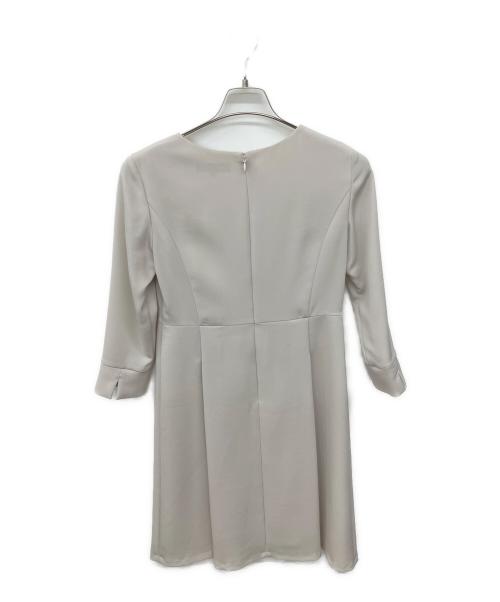 UNTITLED（アンタイトル）UNTITLED (アンタイトル) フレアワンピース ベージュ サイズ:SIZE 1の古着・服飾アイテム