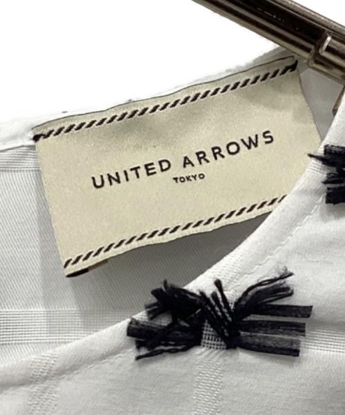UNITED ARROWS（ユナイテッドアローズ）UNITED ARROWS (ユナイテッドアローズ) リボン カットジャカード 8SL ブラウス ホワイト サイズ:38の古着・服飾アイテム