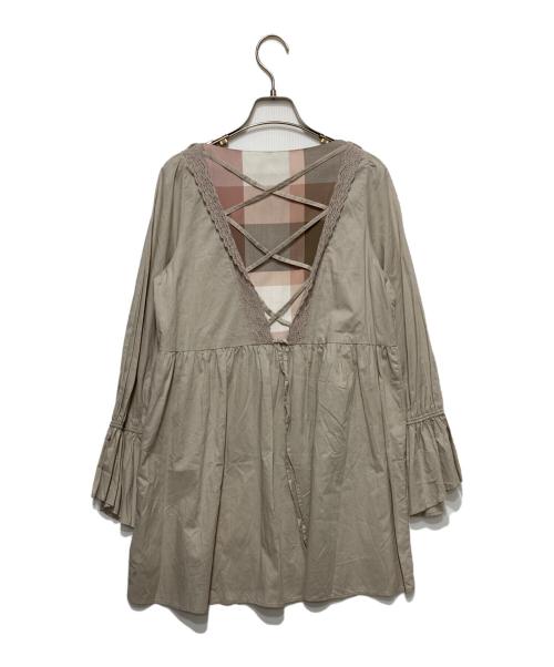 BLUE LABEL CRESTBRIDGE（ブルーレーベルクレストブリッジ）BLUE LABEL CRESTBRIDGE (ブルーレーベルクレストブリッジ) コットンローン チュニックブラウス ベージュ サイズ:36の古着・服飾アイテム