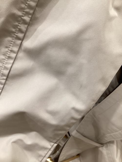 BLUE LABEL CRESTBRIDGE（ブルーレーベルクレストブリッジ）BLUE LABEL CRESTBRIDGE (ブルーレーベルクレストブリッジ) 金釦ベルテッドコート ベージュ サイズ:36の古着・服飾アイテム