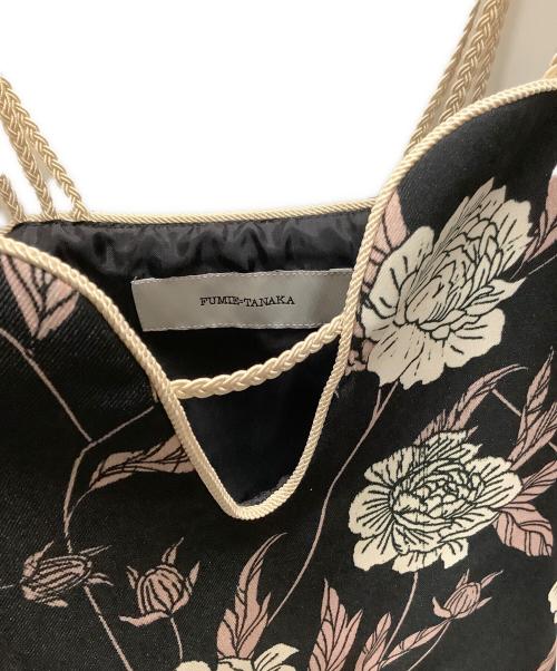 FUMIE=TANAKA（フミエタナカ）FUMIE=TANAKA (フミエタナカ) フラワープリントキャミ ワンピース　FUMIE=TANAKA（フミエタナカ）　F23S-27 ブラック サイズ:2の古着・服飾アイテム