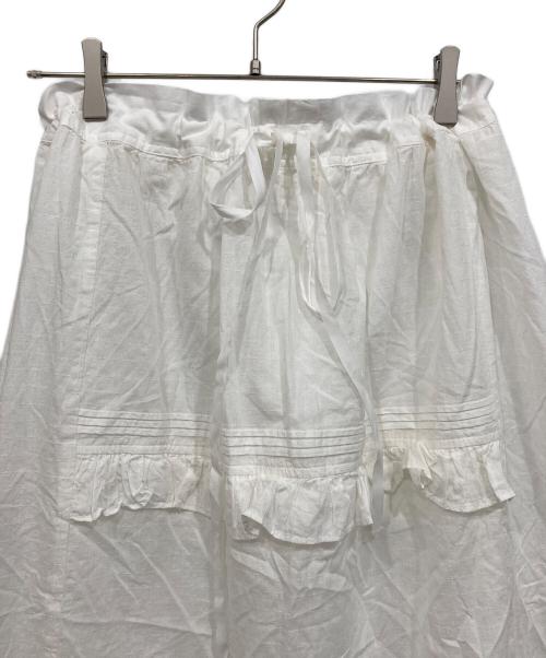 BEAMS BOY（ビームスボーイ）BEAMS BOY (ビームスボーイ) ユーロ ヴィンテージ タック スカート ホワイト サイズ:Freeの古着・服飾アイテム