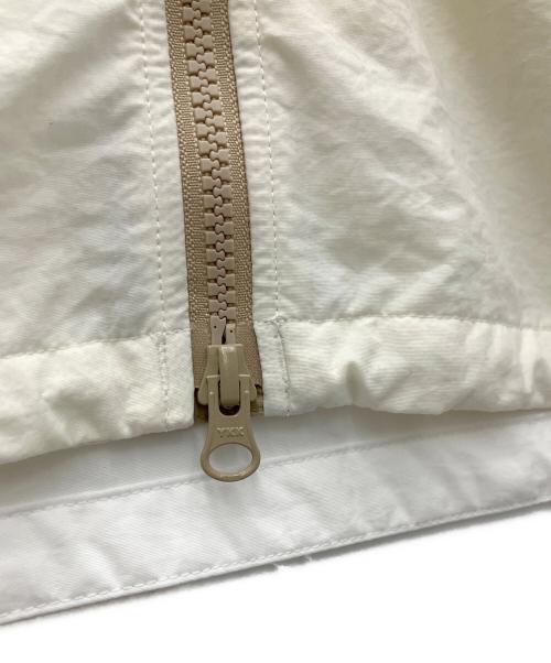 Jack Wolfskin（ジャック ウルフスキン）Jack Wolfskin (ジャック ウルフスキン) JP CLASSIC VERSA JACKET W ベージュ×ホワイト サイズ:Lの古着・服飾アイテム