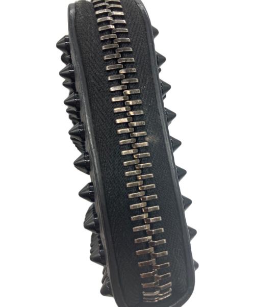 Christian Louboutin（クリスチャン・ルブタン）Christian Louboutin (クリスチャン・ルブタン) PANETTONE SPIKE　ラウンドファスナーウォレット　長財布 ブラックの古着・服飾アイテム