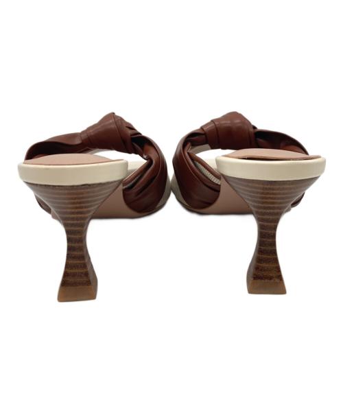 HER LIP TO（ハーリップトゥ）HER LIP TO (ハーリップトゥ) Twisted Two-Tone Mules ベージュ サイズ:38の古着・服飾アイテム