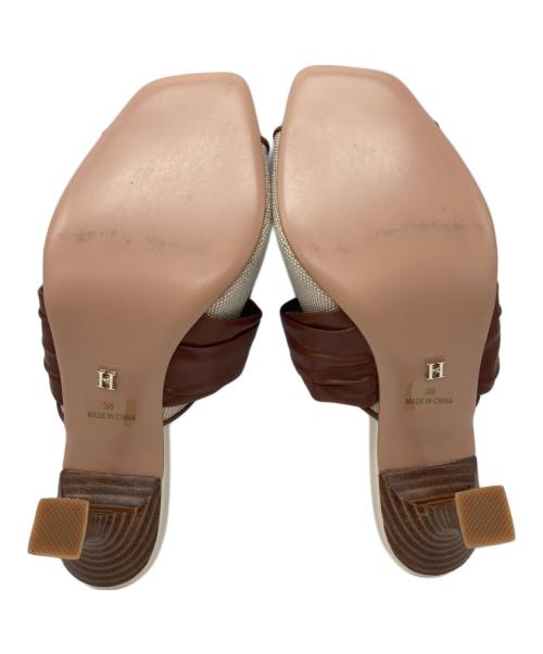 HER LIP TO（ハーリップトゥ）HER LIP TO (ハーリップトゥ) Twisted Two-Tone Mules ベージュ サイズ:38の古着・服飾アイテム