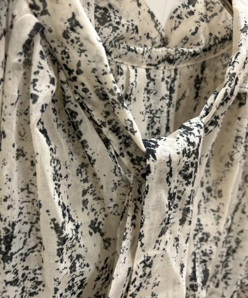 FRAY ID（フレイ アイディー）FRAY ID (フレイ アイディー) アートプリントフレアワンピース FRAY ID（フレイ アイディー）FWFO221217 アイボリー 未使用品の古着・服飾アイテム