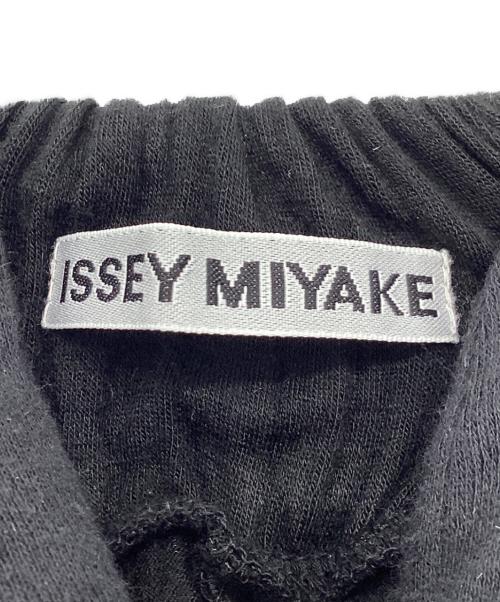 ISSEY MIYAKE（イッセイミヤケ）ISSEY MIYAKE (イッセイミヤケ) ストレッチパンツ ブラック サイズ:2の古着・服飾アイテム