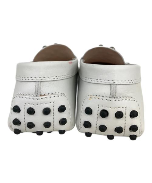 TOD'S（トッズ）TOD'S (トッズ) ドライビングシューズ ホワイト サイズ:SIZE37の古着・服飾アイテム