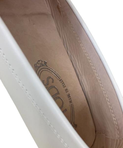 TOD'S（トッズ）TOD'S (トッズ) ドライビングシューズ ホワイト サイズ:SIZE37の古着・服飾アイテム