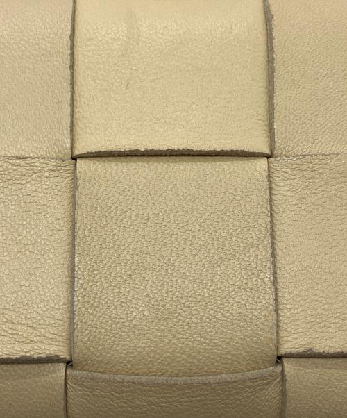 BOTTEGA VENETA（ボッテガベネタ）BOTTEGA VENETA (ボッテガベネタ) マキシイントレチャート スモールカセット 二つ折り財布の古着・服飾アイテム