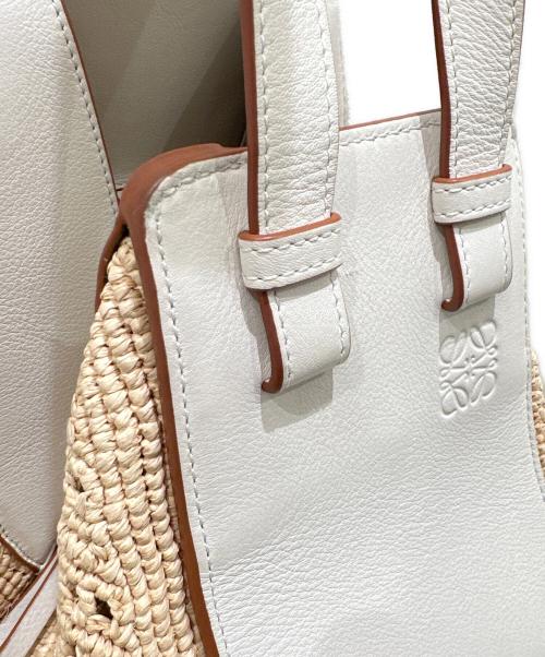 LOEWE（ロエベ）LOEWE (ロエベ) ラフィア ハンモック スモール ホワイト×ナチュラル サイズ:スモールの古着・服飾アイテム