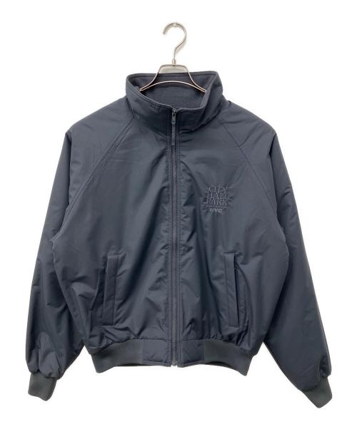 6(ROKU) BEAUTY&YOUTH（ロク ビューティーアンドユース）6(ROKU) BEAUTY&YOUTH (ロク ビューティーアンドユース) PORT AUTHORITY (ポートオーソリティ) ポリエステル フリース ブルゾン グレー サイズ:Mの古着・服飾アイテム