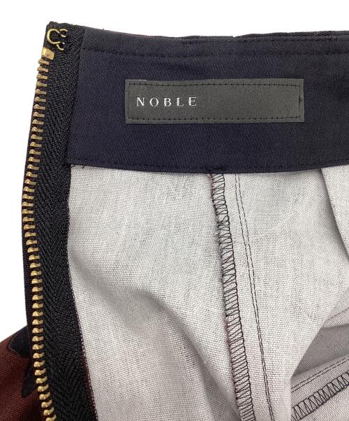 Noble（ノーブル）Noble (ノーブル) アルチザンフラワープリントフレアスカート ブラウン×ブラック サイズ:36の古着・服飾アイテム