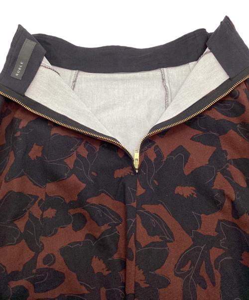 Noble（ノーブル）Noble (ノーブル) アルチザンフラワープリントフレアスカート ブラウン×ブラック サイズ:36の古着・服飾アイテム