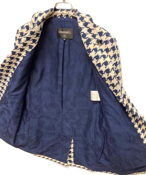 CHANEL（シャネル）CHANEL (シャネル) ココボタンツイードジャケット ホワイト×ネイビー サイズ:36の古着・服飾アイテム