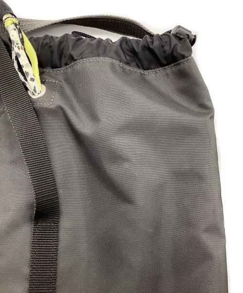 zattu（ザッツ）zattu (ザッツ) PATA-LQ/2WAYバッグ グレーの古着・服飾アイテム