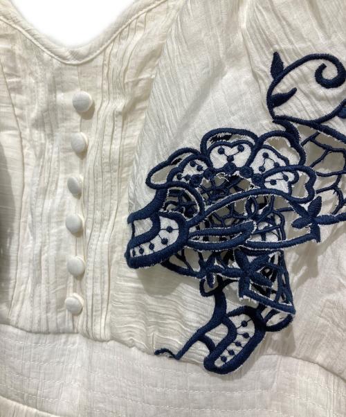 HER LIP TO（ハーリップトゥ）HER LIP TO (ハーリップトゥ) Angel Sleeve Dress ホワイト サイズ:Sの古着・服飾アイテム