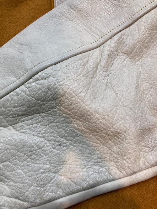 MACBETH（マクベス）MACBETH (マクベス) スタジャン オレンジ×アイボリー サイズ:Mの古着・服飾アイテム