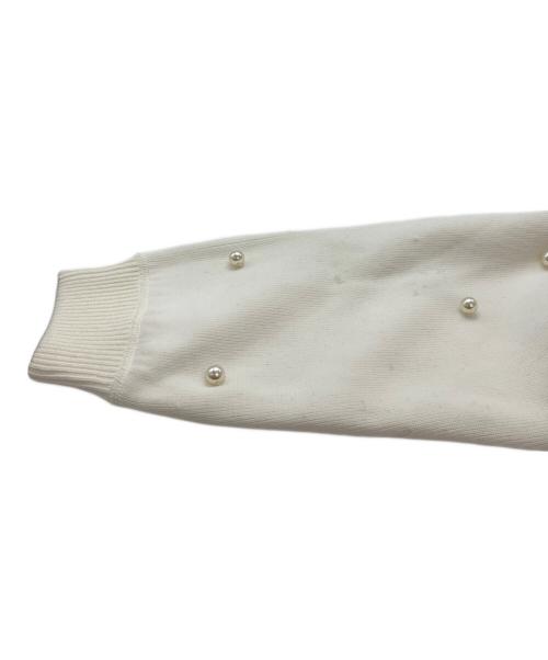 ARPEGE STORY（アルページュストーリー）ARPEGE STORY (アルページュストーリー) パール付きスウェットライクニット ホワイト サイズ:2の古着・服飾アイテム