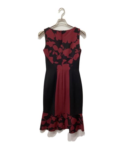 OSCAR DE LA RENTA（オスカーデラレンタ）OSCAR DE LA RENTA (オスカーデラレンタ) ノースリーブワンピース レッド サイズ:2の古着・服飾アイテム