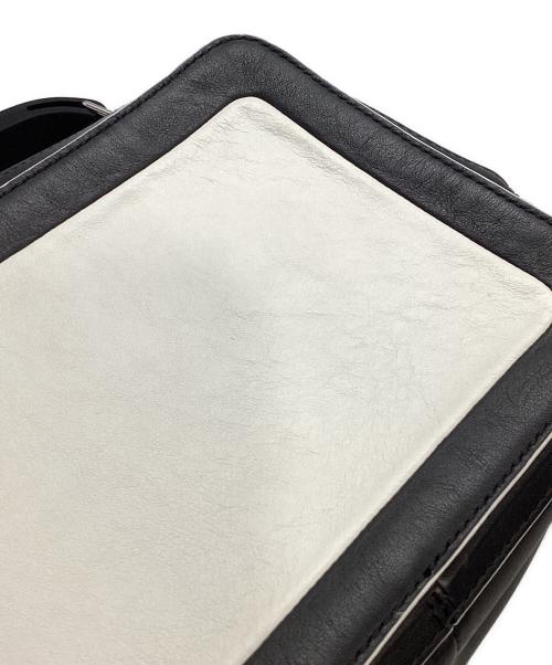 MARC JACOBS（マークジェイコブズ）MARC JACOBS (マークジェイコブス) THE BOX COLORBLOCKED 23レザーハンドバッグ ホワイト×ブラックの古着・服飾アイテム