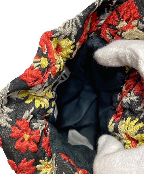 GANNI（ガニー）GANNI (ガニー) 花柄 巾着ショルダーバック ブラックの古着・服飾アイテム