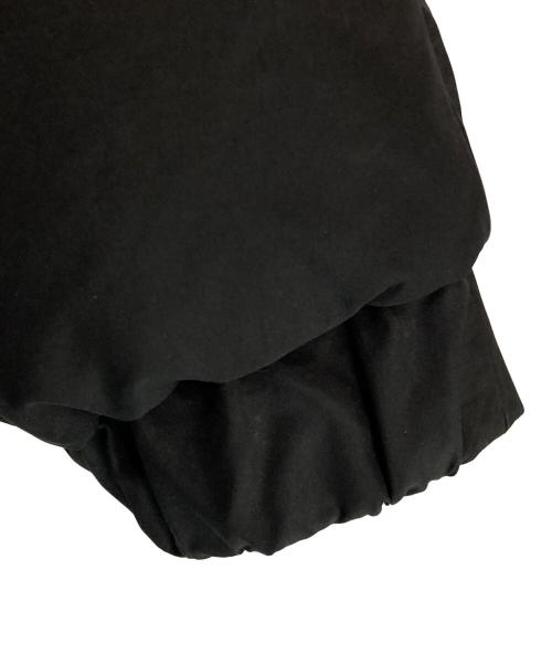 VERSACE（ヴェルサーチェ）VERSACE (ヴェルサーチェ) ダウンコート ブラック サイズ:36の古着・服飾アイテム