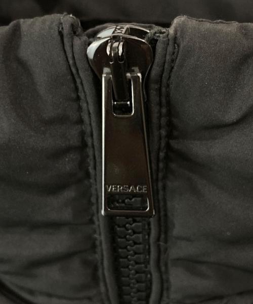 VERSACE（ヴェルサーチェ）VERSACE (ヴェルサーチェ) ダウンコート ブラック サイズ:36の古着・服飾アイテム