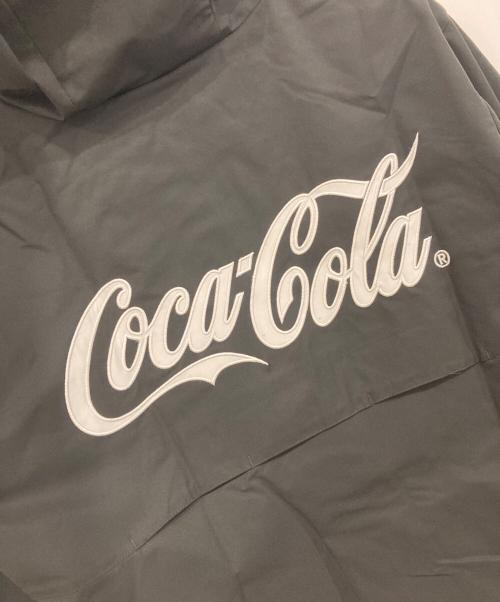 F.C.R.B.（エフシーレアルブリストル）F.C.R.B. (エフシーレアルブリストル) Coca Cola (コカコーラ) COCA-COLA WARM UP JACKET ブラック サイズ:Mの古着・服飾アイテム