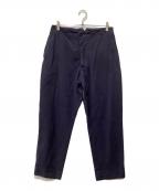 COMOLIコモリ）の古着「製品染バックストラップパンツ」｜ネイビー