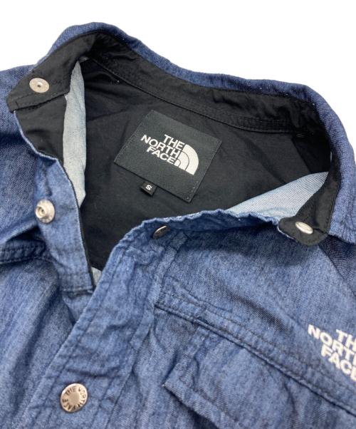 THE NORTH FACE（ザ ノース フェイス）THE NORTH FACE (ザ ノース フェイス) ロングスリーブナイロンデニムヌプシシャツ インディゴ サイズ:Sの古着・服飾アイテム