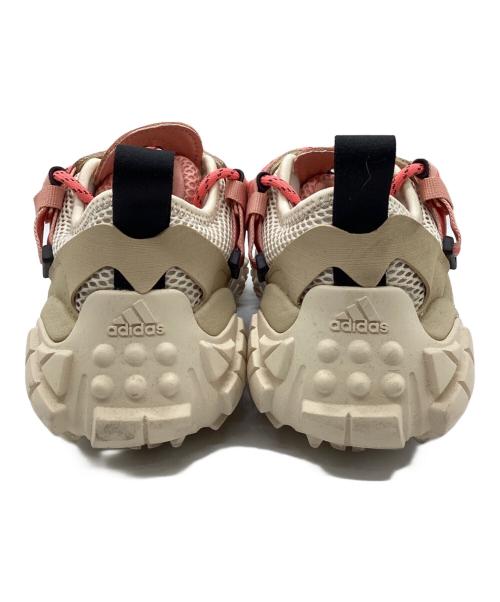 adidas（アディダス）adidas (アディダス) FYW XTA ローカットスニーカー ベージュ サイズ:24の古着・服飾アイテム