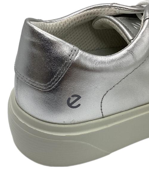 ECCO（エコー）ECCO (エコー) street patent platform sneakers シルバー サイズ:23.5の古着・服飾アイテム