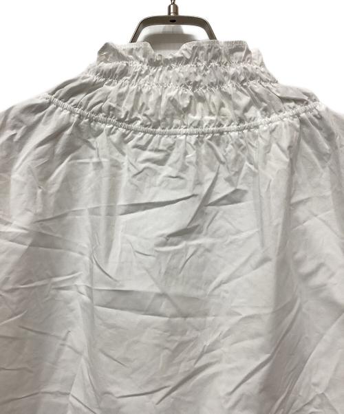 DRAWER（ドゥロワー）Drawer (ドゥロワー) シャーリングネックブラウス ホワイト サイズ:36の古着・服飾アイテム
