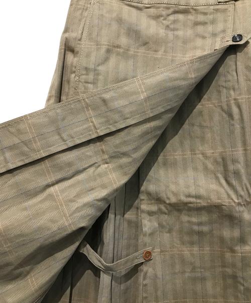 45R（フォーティファイブ・アール）45R (フォーティファイブ・アール) ギャバブルタイルのプリーツスカート ベージュ サイズ:SIZE 2の古着・服飾アイテム