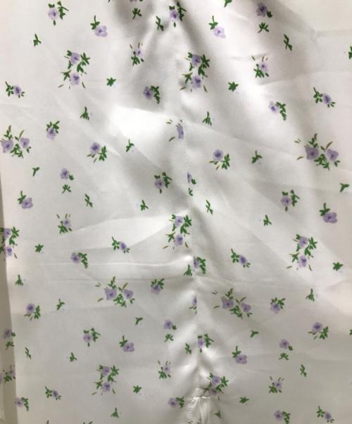 Rosarymoon（ロザリームーン）Rosarymoon (ロザリームーン) Flower Satin Cami Dress ホワイト サイズ:freeの古着・服飾アイテム