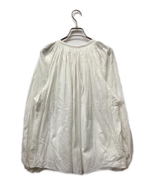 YLEVE（イレーヴ）YLEVE (イレーヴ) コットンボイルペザントブラウス ホワイトの古着・服飾アイテム